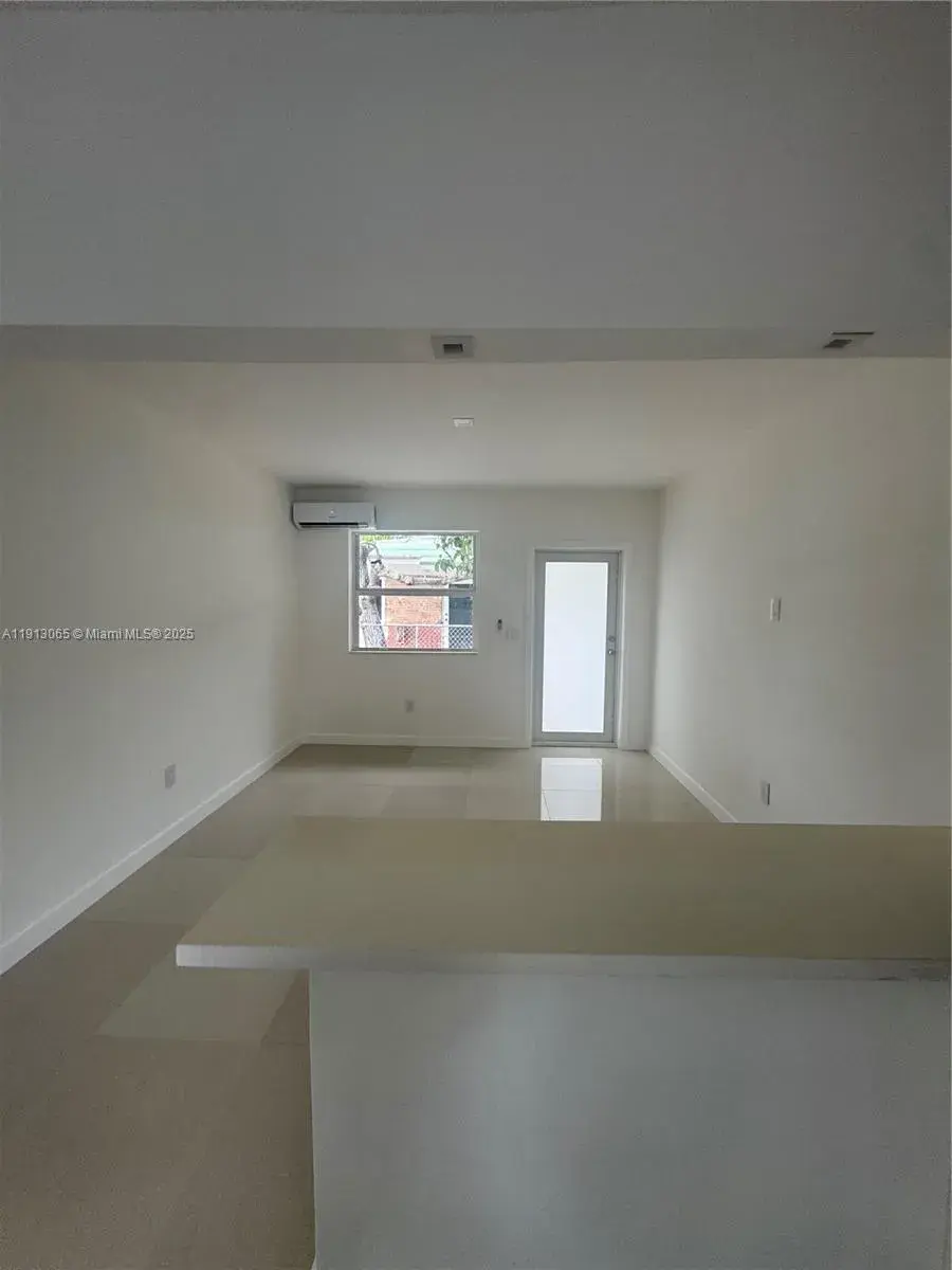 53 NE 56th St # 3, Miami FL 33137
