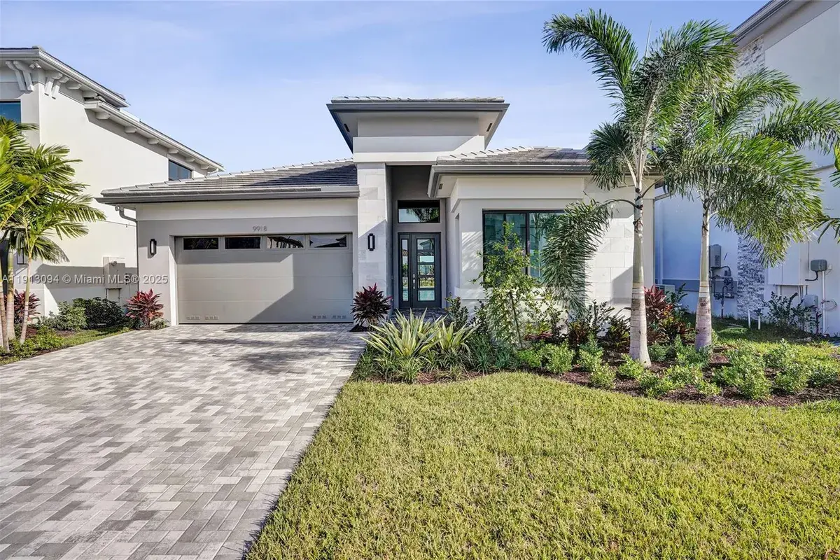9918 Rising Wing St, Palm Beach Gardens FL 33412