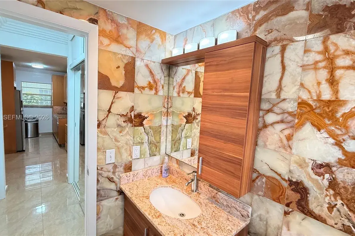 650 Pennsylvania Ave # 2, Miami Beach FL 33139