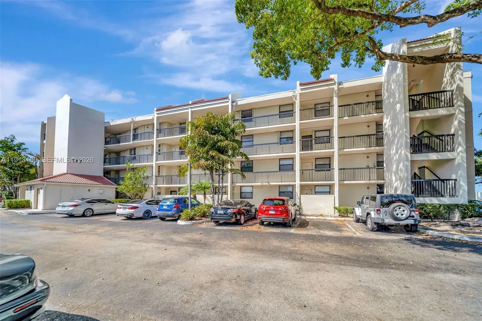 117 Lake Emerald Dr # 408, Oakland Park FL 33309