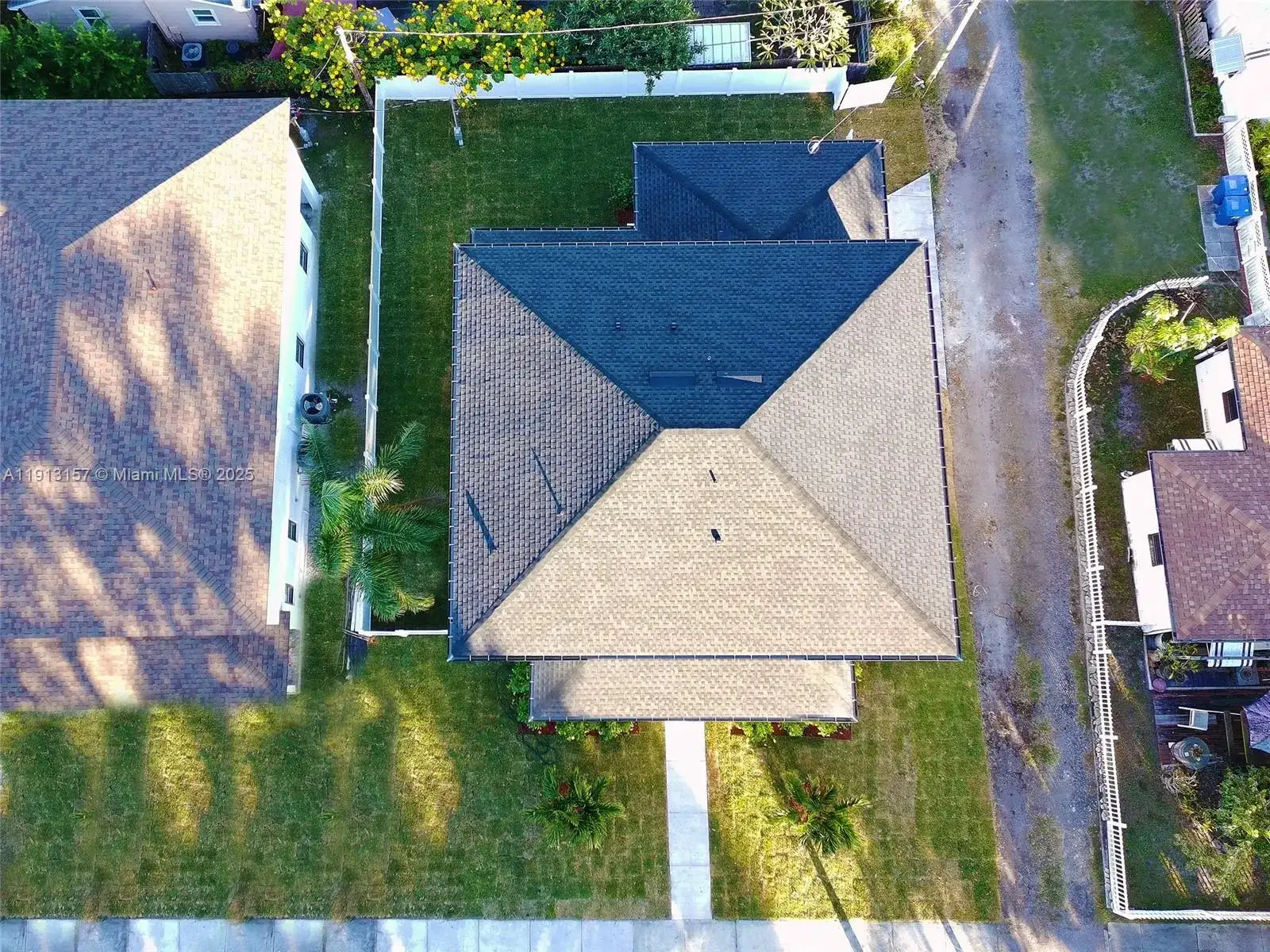 2925 13th St N, St Petersburg FL 33704 photo 4