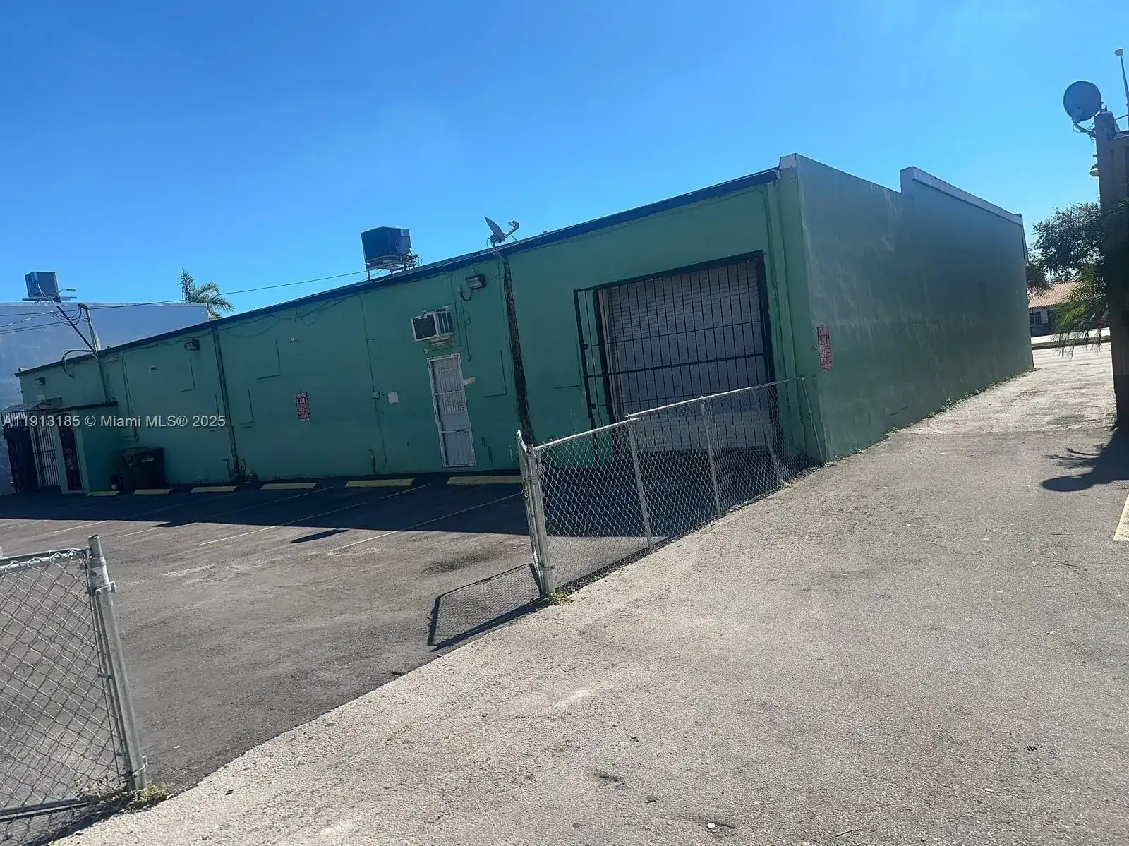 1051 NW 119th St, North Miami FL 33168 photo 3