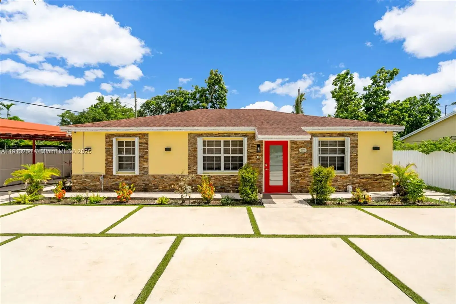 302 NW 100th St, Miami FL 33150 photo 2