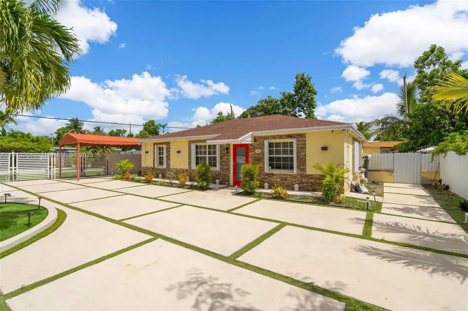 302 NW 100th St, Miami FL 33150 photo 4