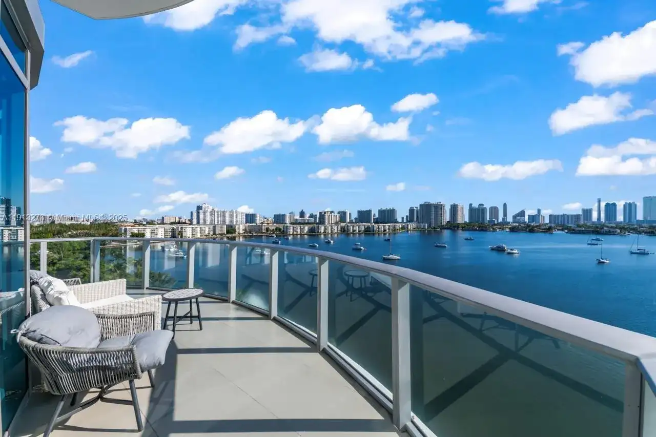 17301 Biscayne Blvd # 811, North Miami Beach FL 33160 photo 2