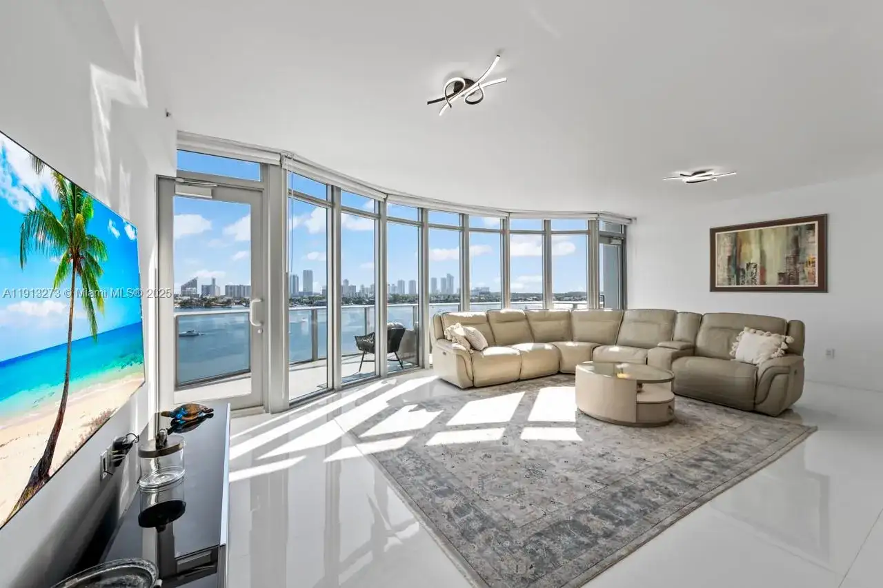 17301 Biscayne Blvd # 811, North Miami Beach FL 33160 photo 5