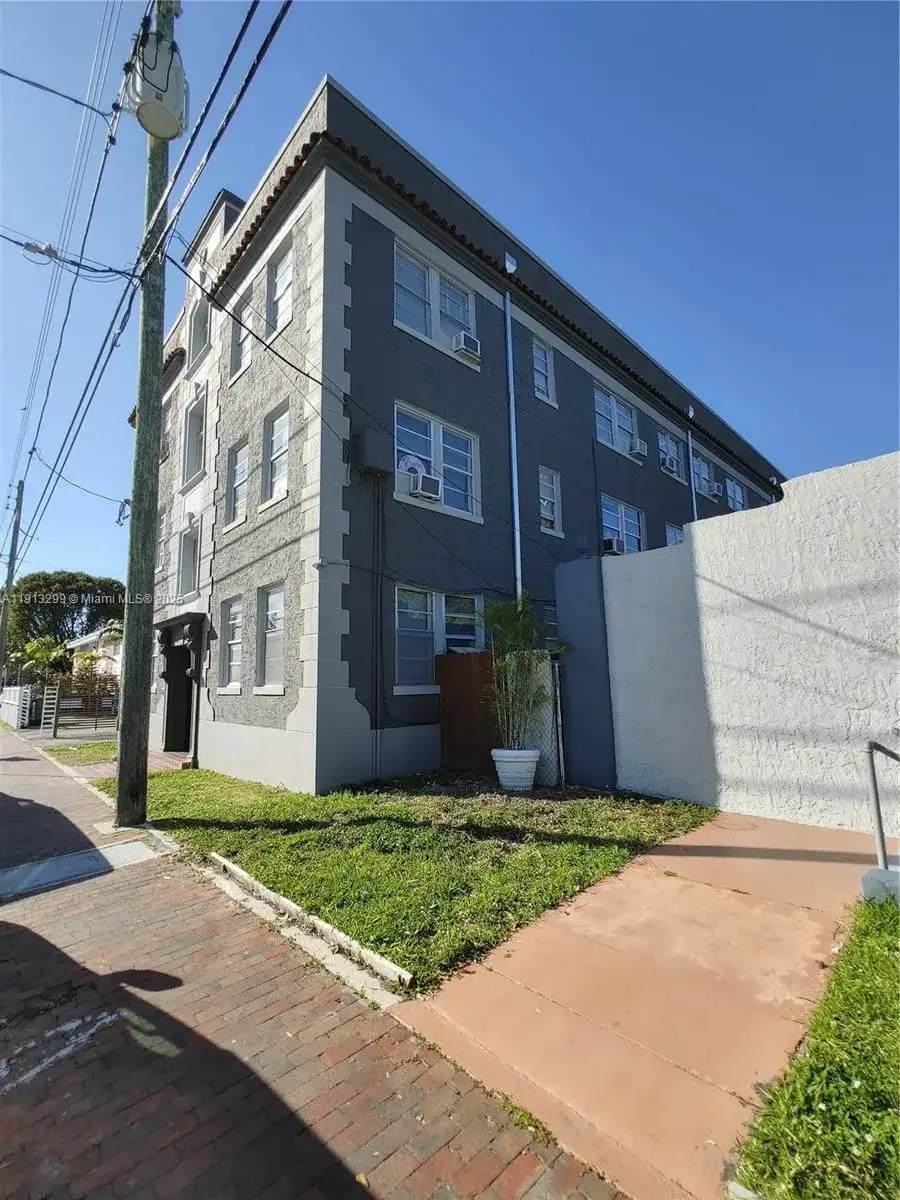 1629 SW 6th St # 13, Miami FL 33135 photo 2