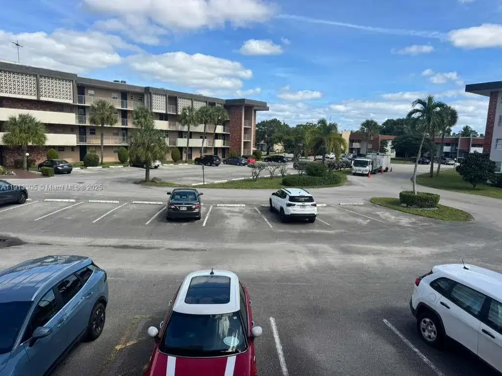 3001 NW 46th Ave # 207, Lauderdale Lakes FL 33313 photo 2