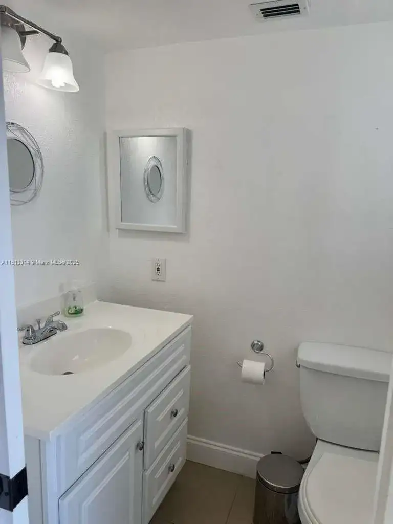 3001 NW 46th Ave # 207, Lauderdale Lakes FL 33313 photo 4