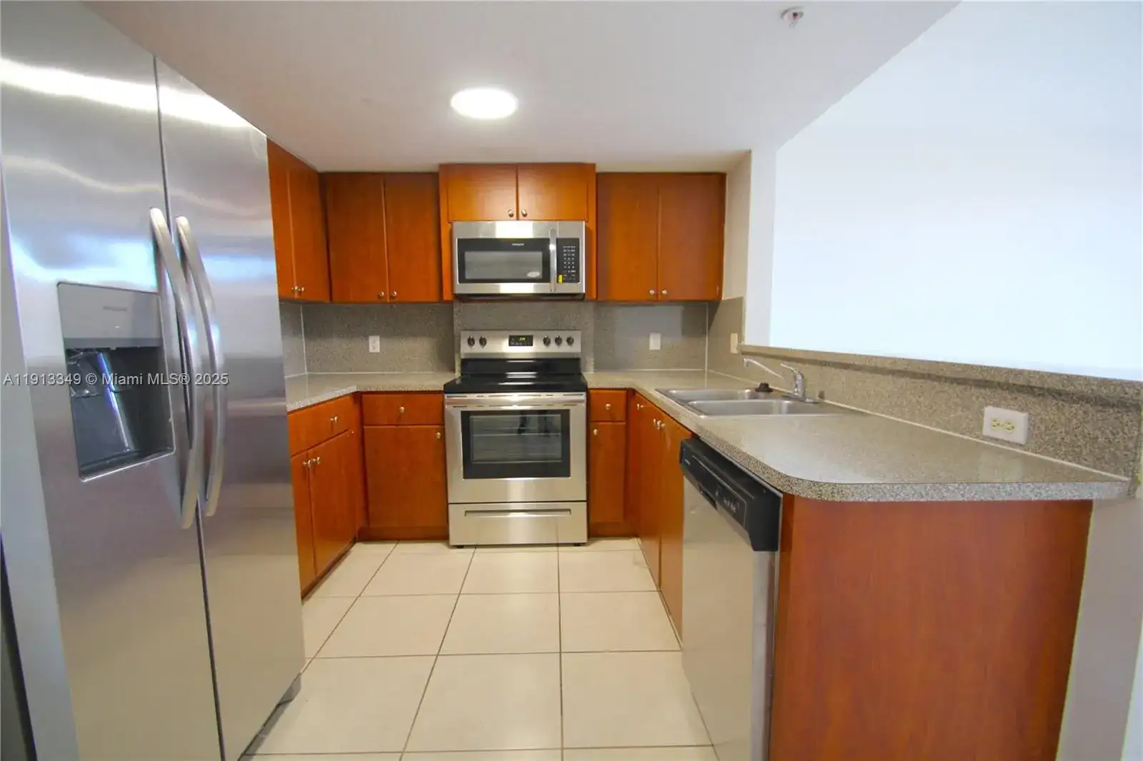 218 NW 12th Avenue # 502, Miami FL 33128 photo 3