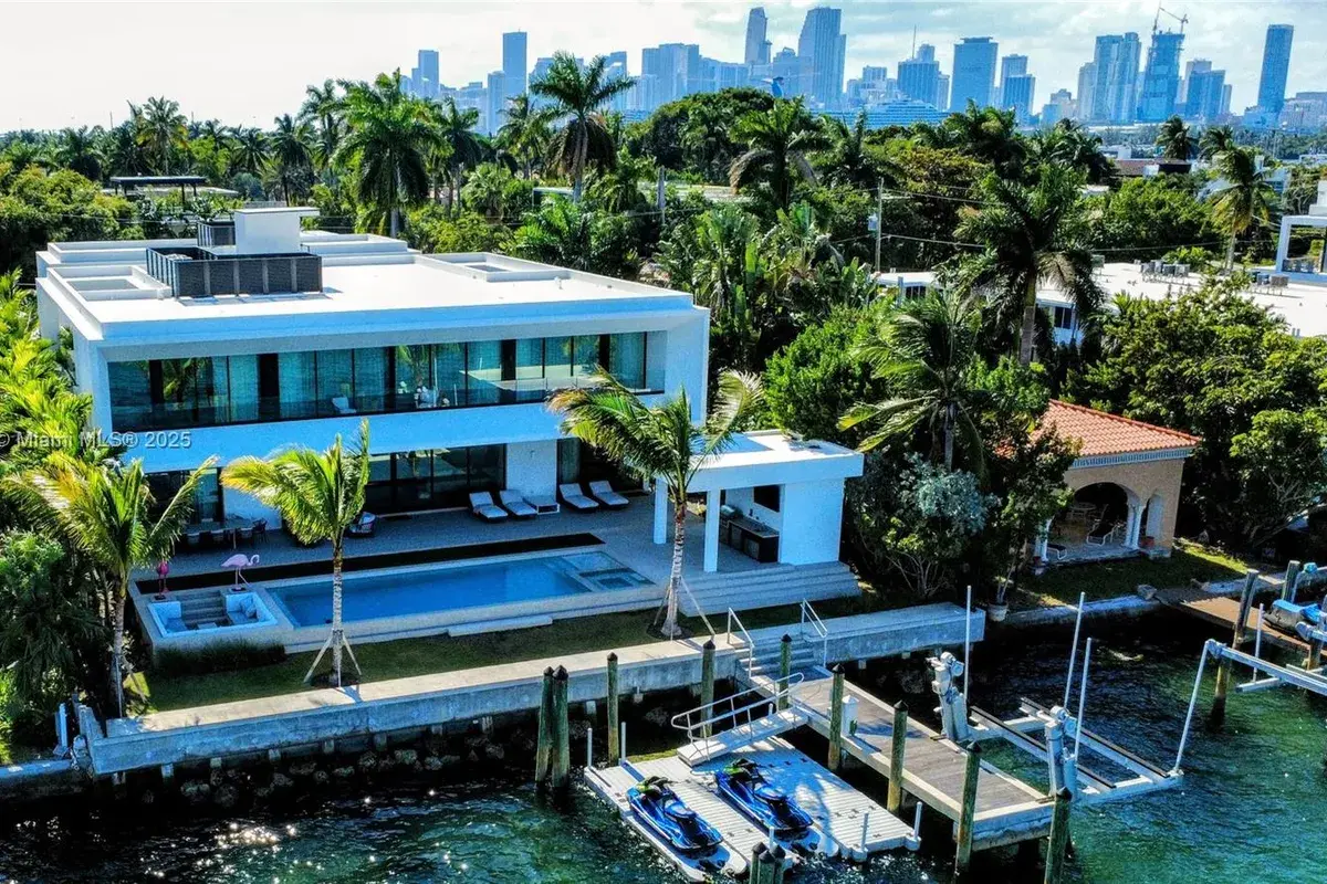 375 N Hibiscus Dr, Miami Beach FL 33139