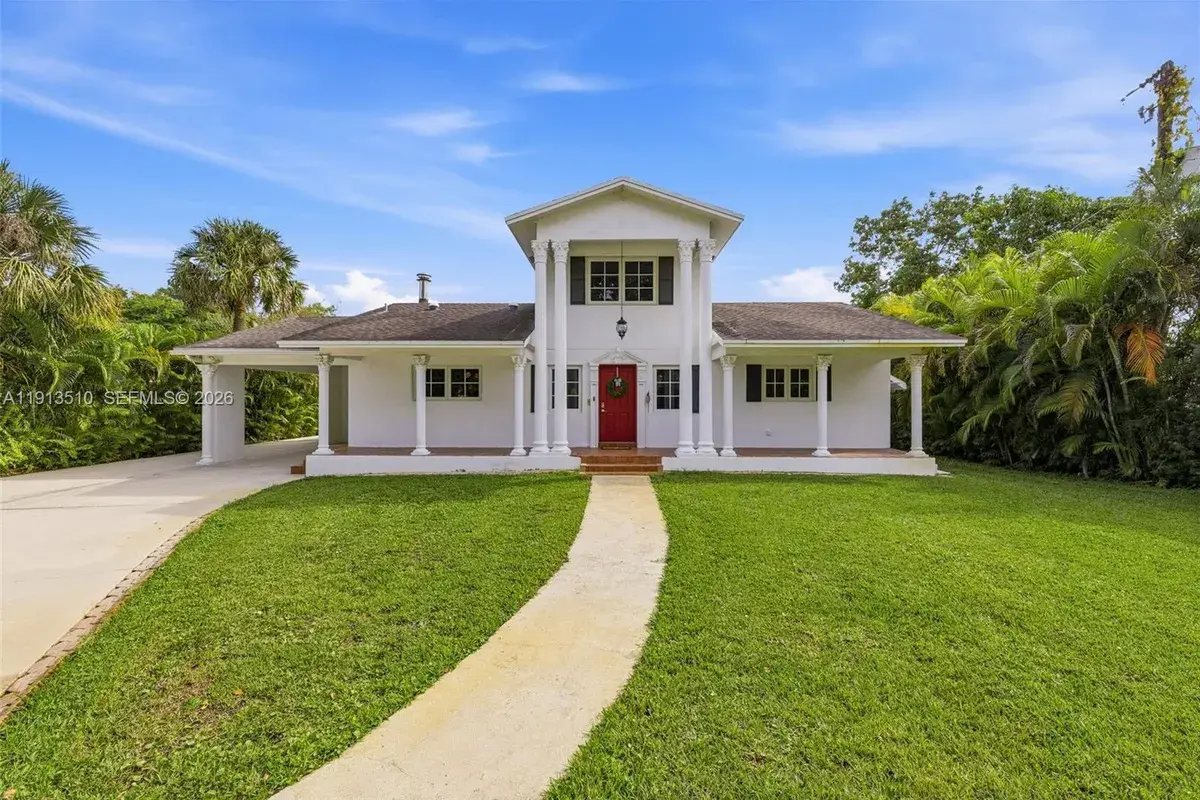 740 E Country Club Cir, Plantation FL 33317