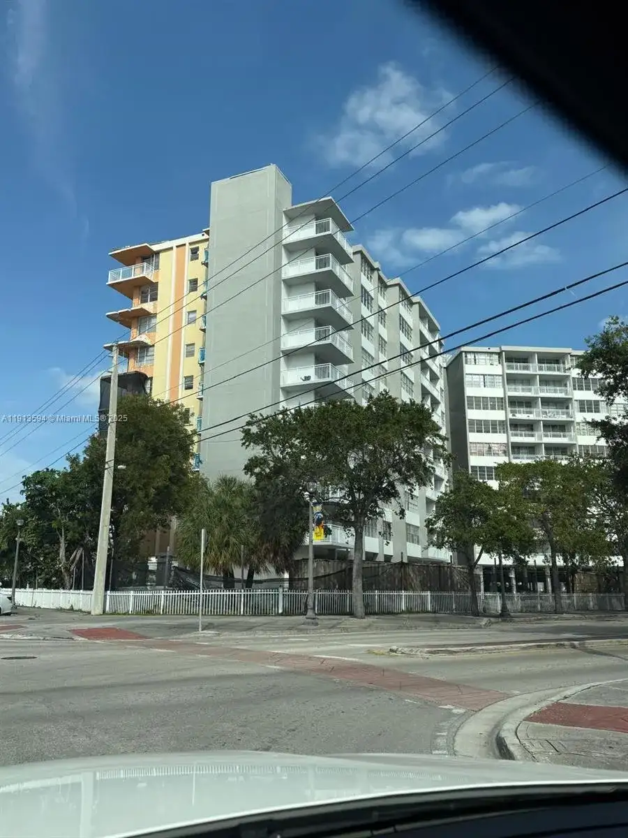 2025 NE 164th St # 406, North Miami Beach FL 33162 photo 3