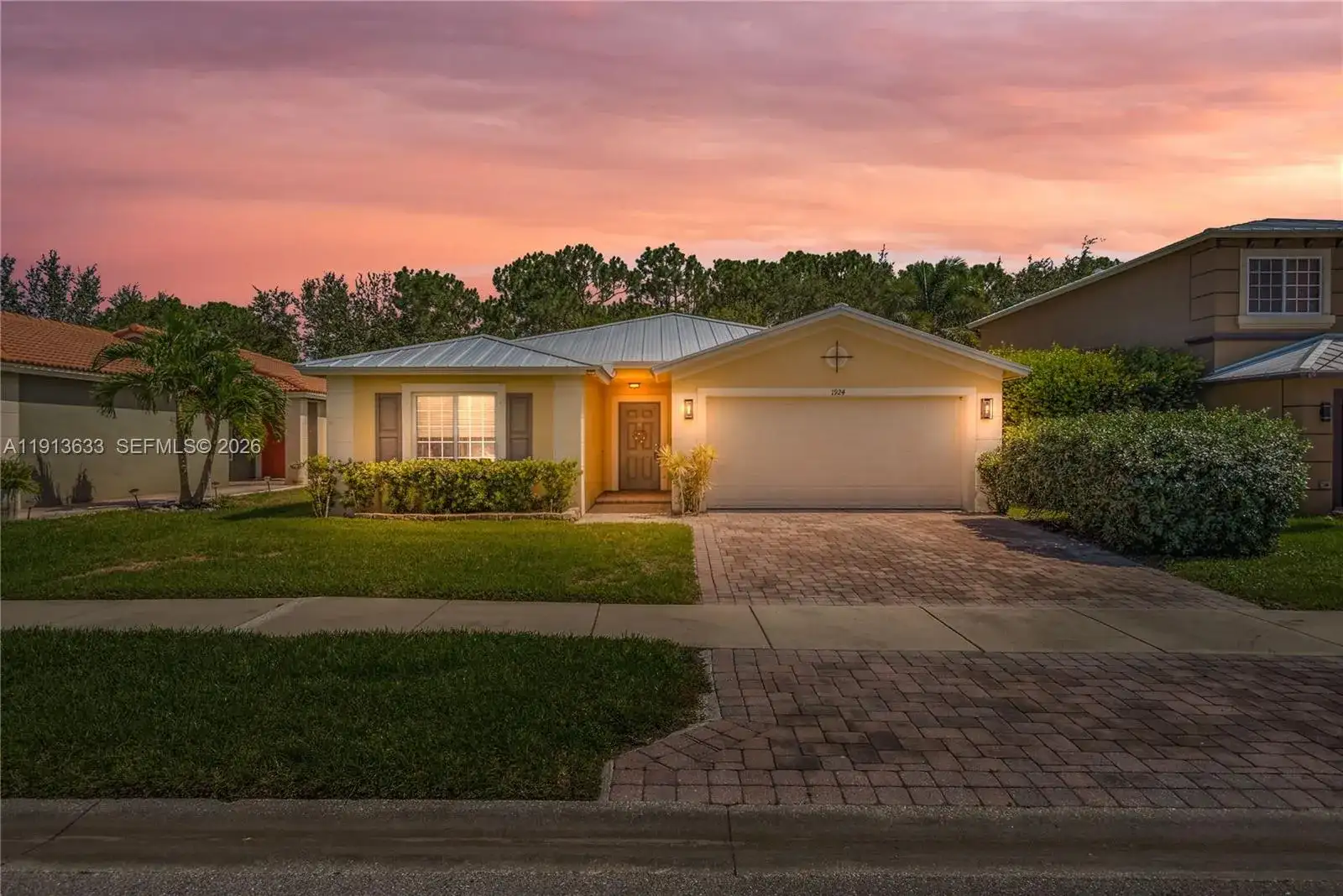 1924 SW Jamesport Dr, Port St. Lucie FL 34953 photo 2