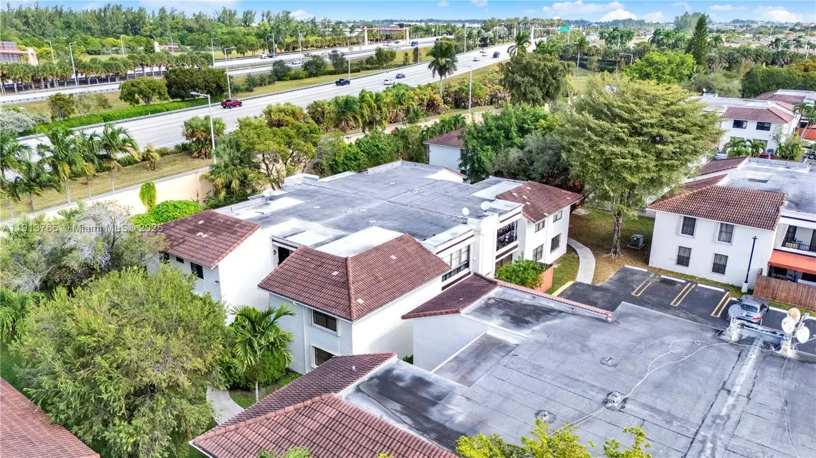 10857 NW 7th St # 17, Miami FL 33172 photo 4