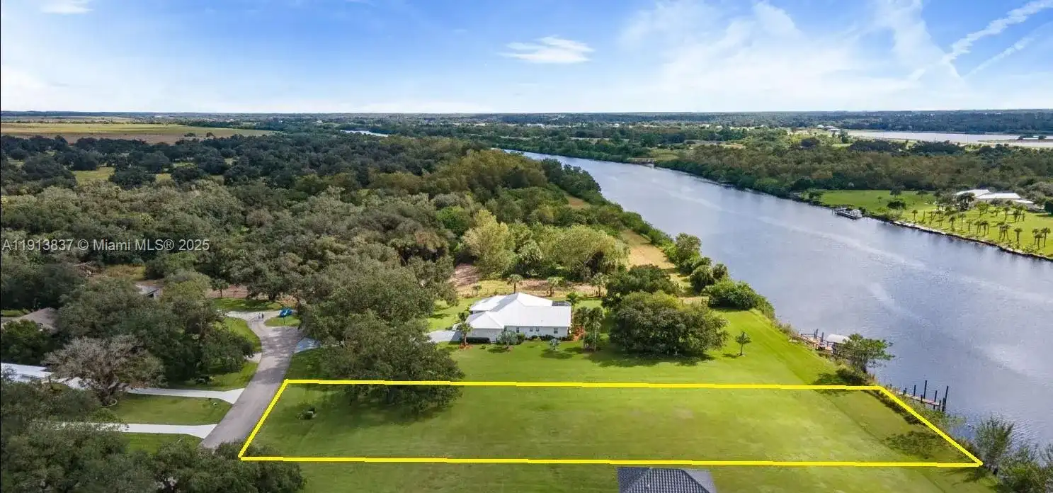 1497 Riverbend Dr, Other City - In The State Of Florida FL 33935