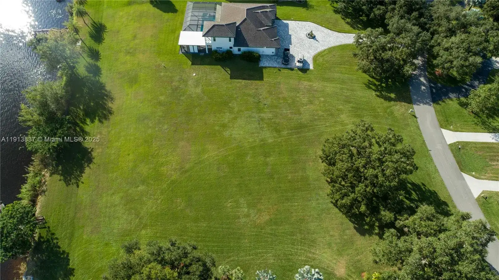 1497 Riverbend Dr, Other City - In The State Of Florida FL 33935 photo 5