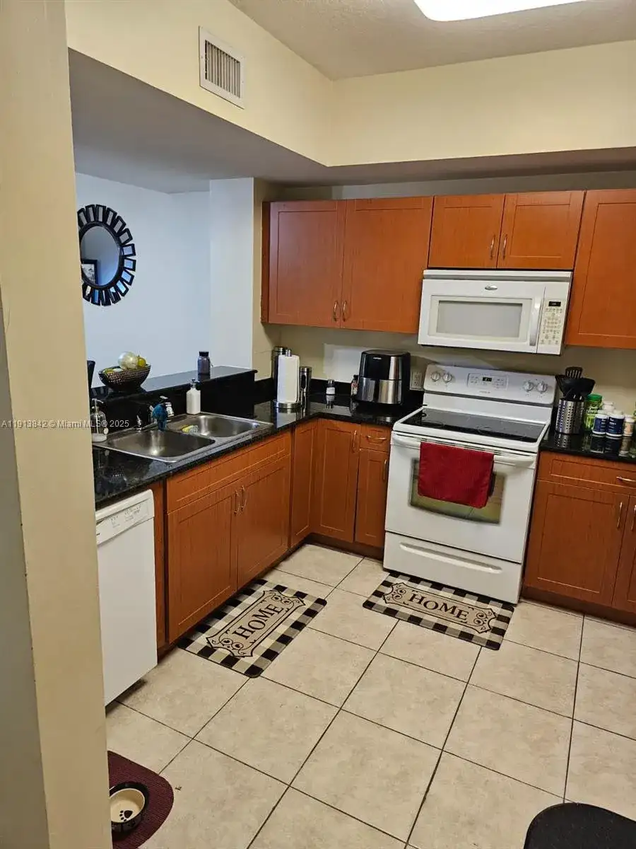 8440 SW 8th St # 210A, Miami FL 33144 photo 2