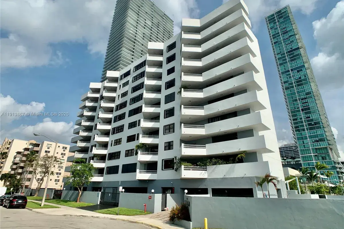 555 NE 30th St, Miami FL 33137