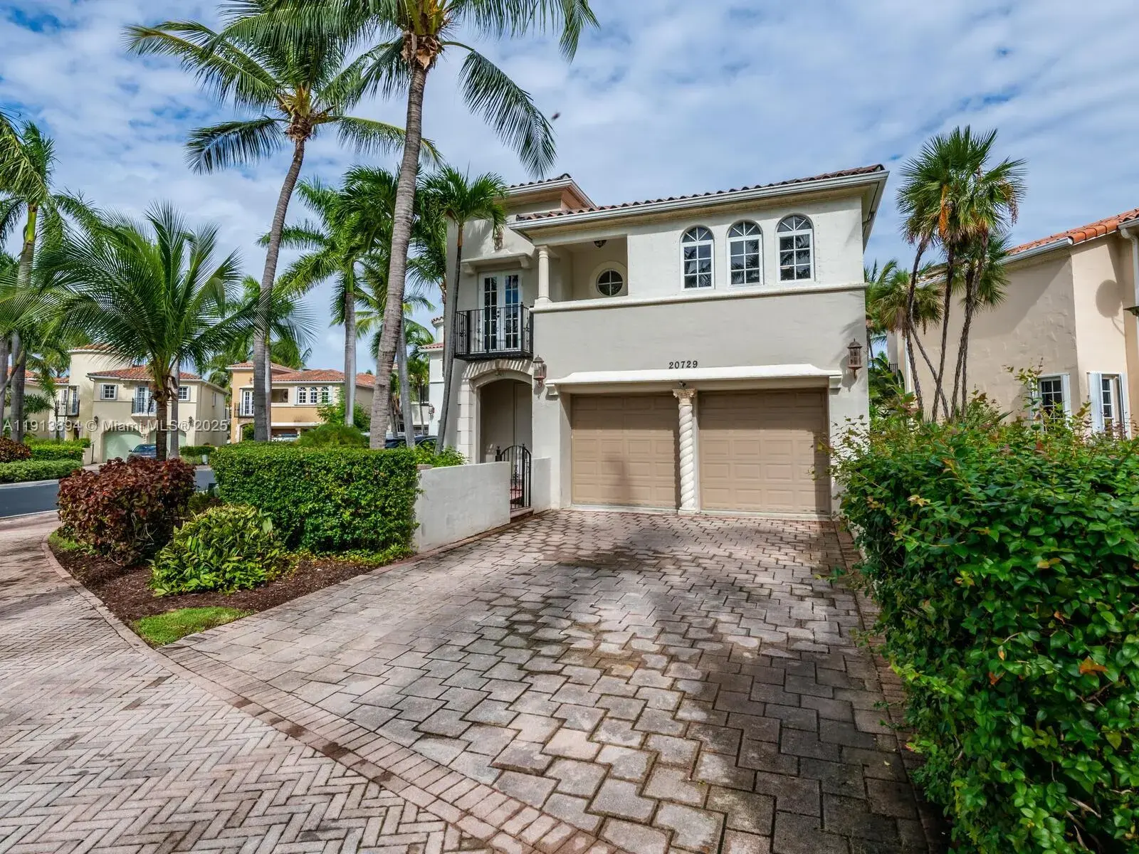 20729 NE 32nd Ave, Aventura FL 33180