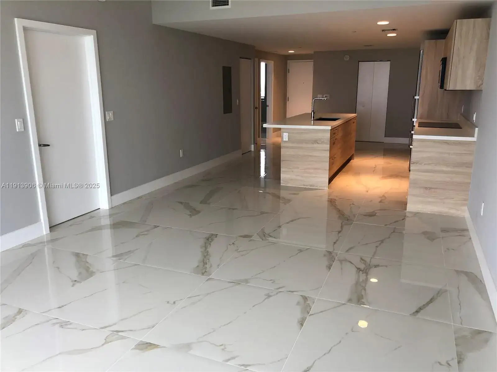 16385 Biscayne Blvd # 3003, North Miami Beach FL 33160 photo 3