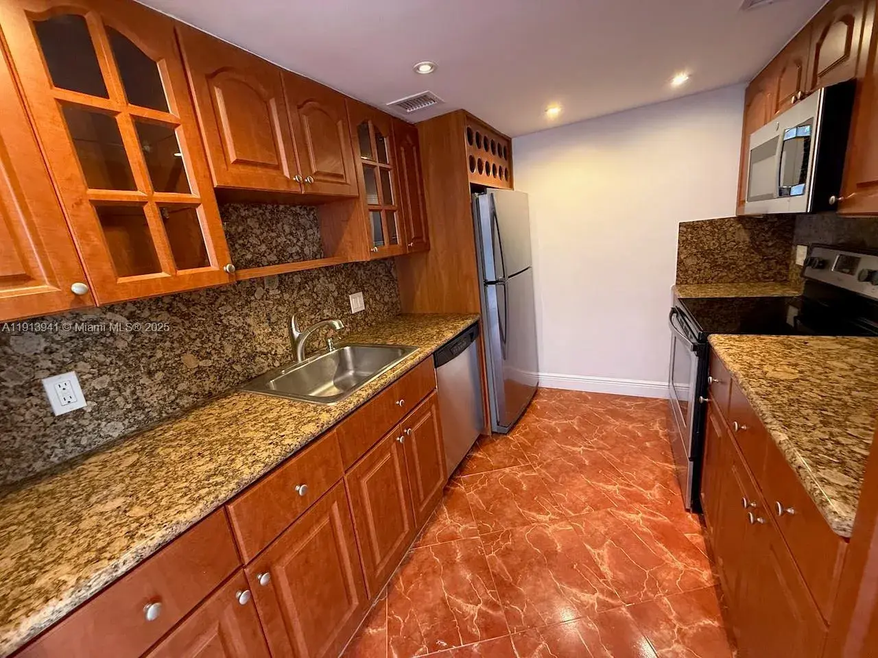 900 Bay Dr # 419, Miami Beach FL 33141
