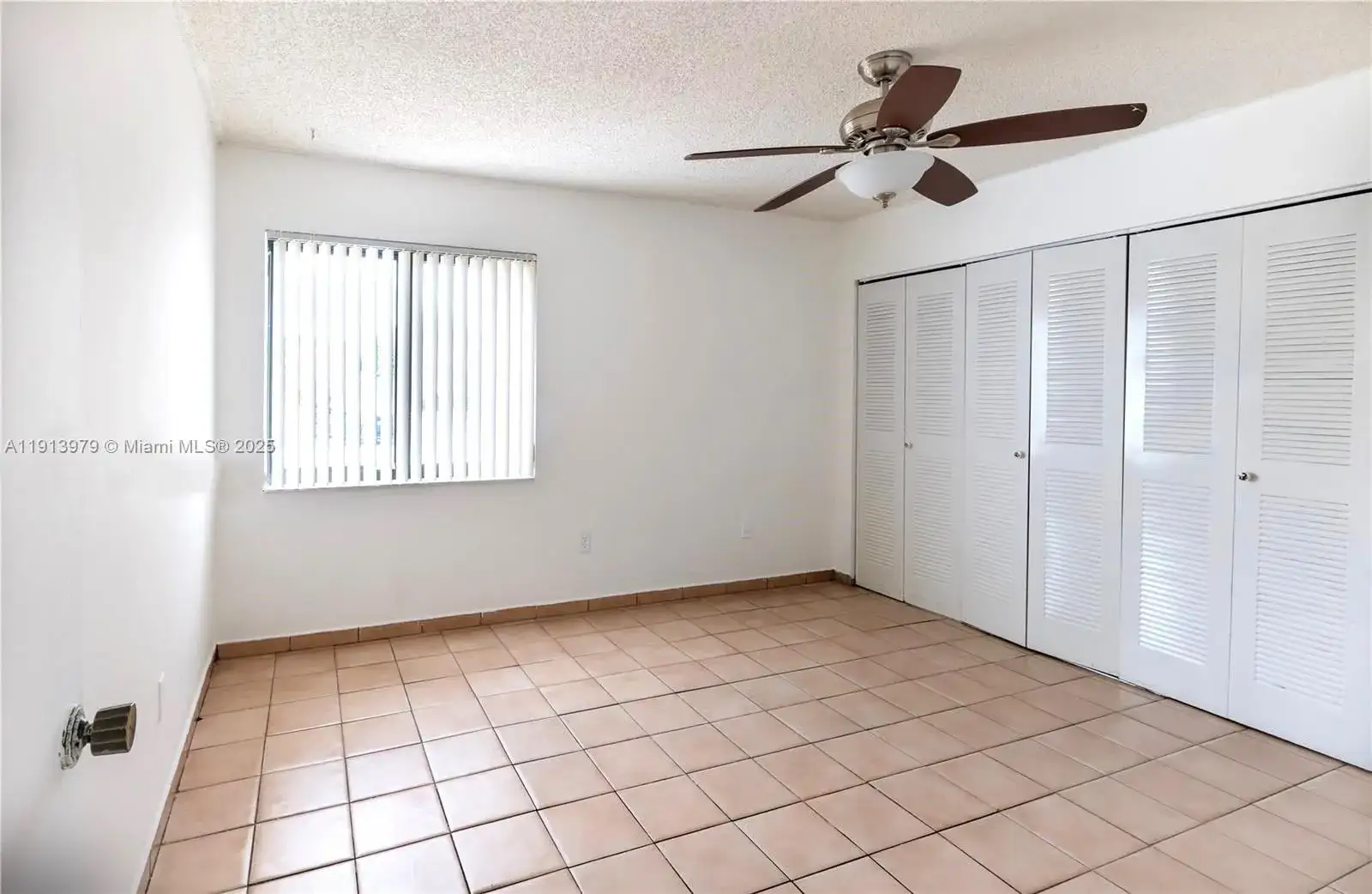 11570 SW 5th St, Sweetwater FL 33174 photo 5