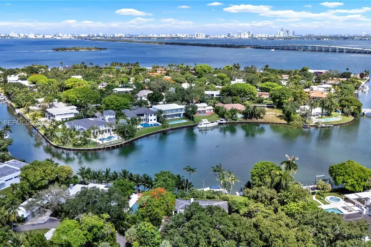 520 Bay Point Rd, Miami FL 33137