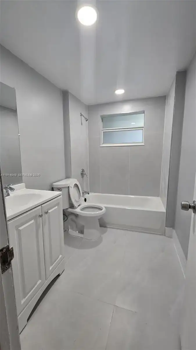 9200 E Bay Harbor Dr # 6, Bay Harbor Islands FL 33154 photo 2