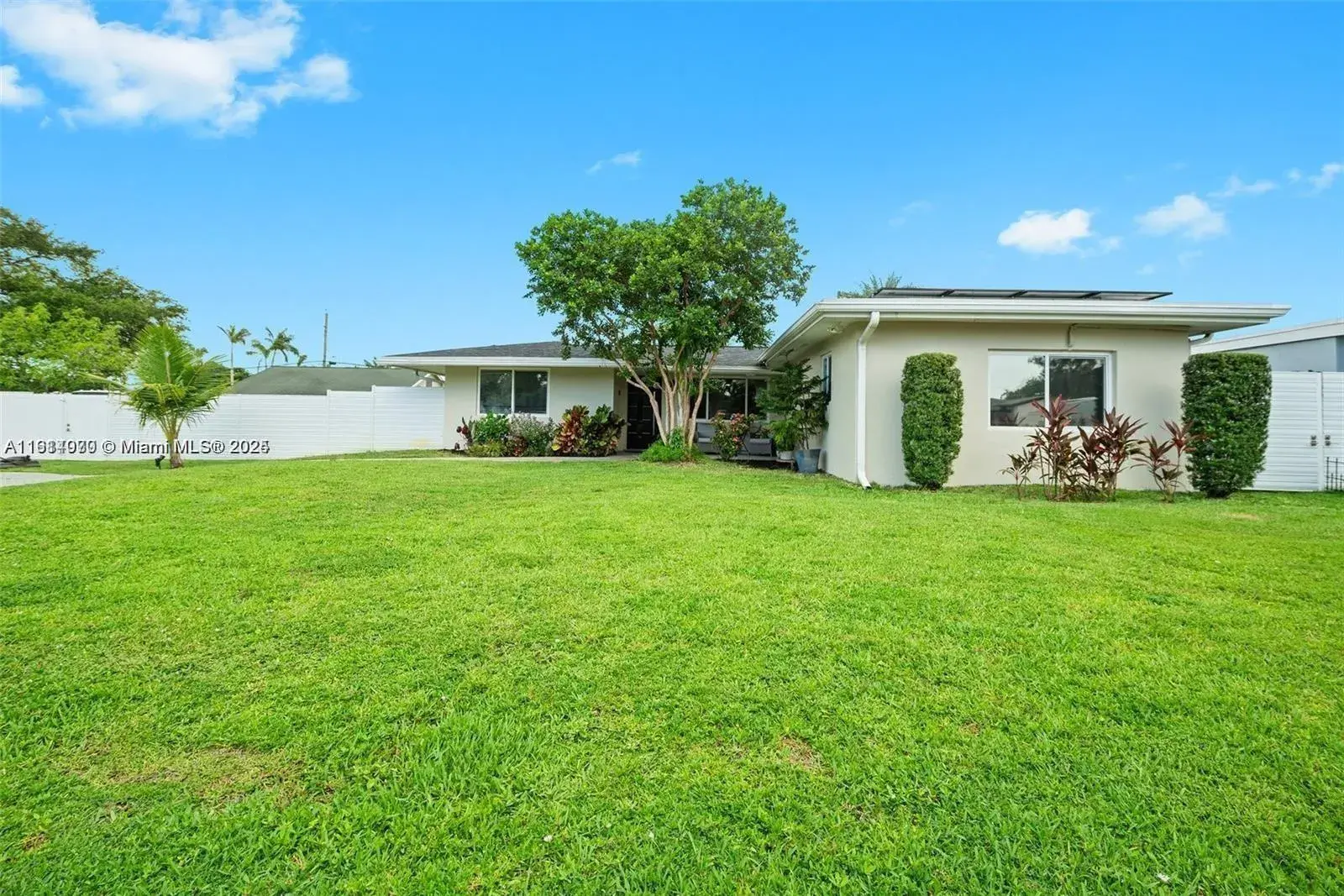 5021 SW 29th Ter, Dania Beach FL 33312