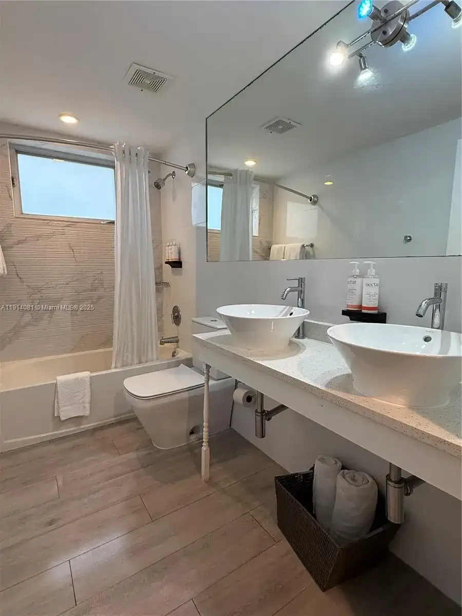 6755 Harding Ave # 3, Miami Beach FL 33141 photo 4