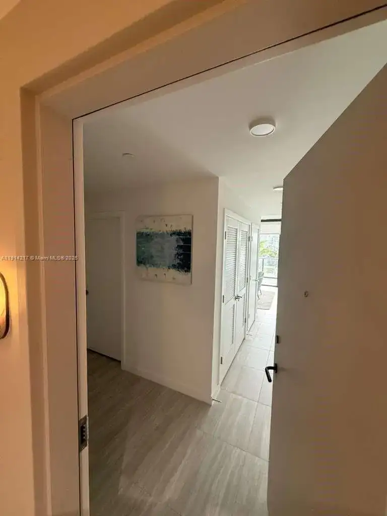 580 72nd St # 602, Miami Beach FL 33141 photo 4