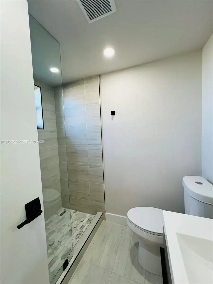 3826 SW 107th Ave # 2, Miami FL 33165 photo 5