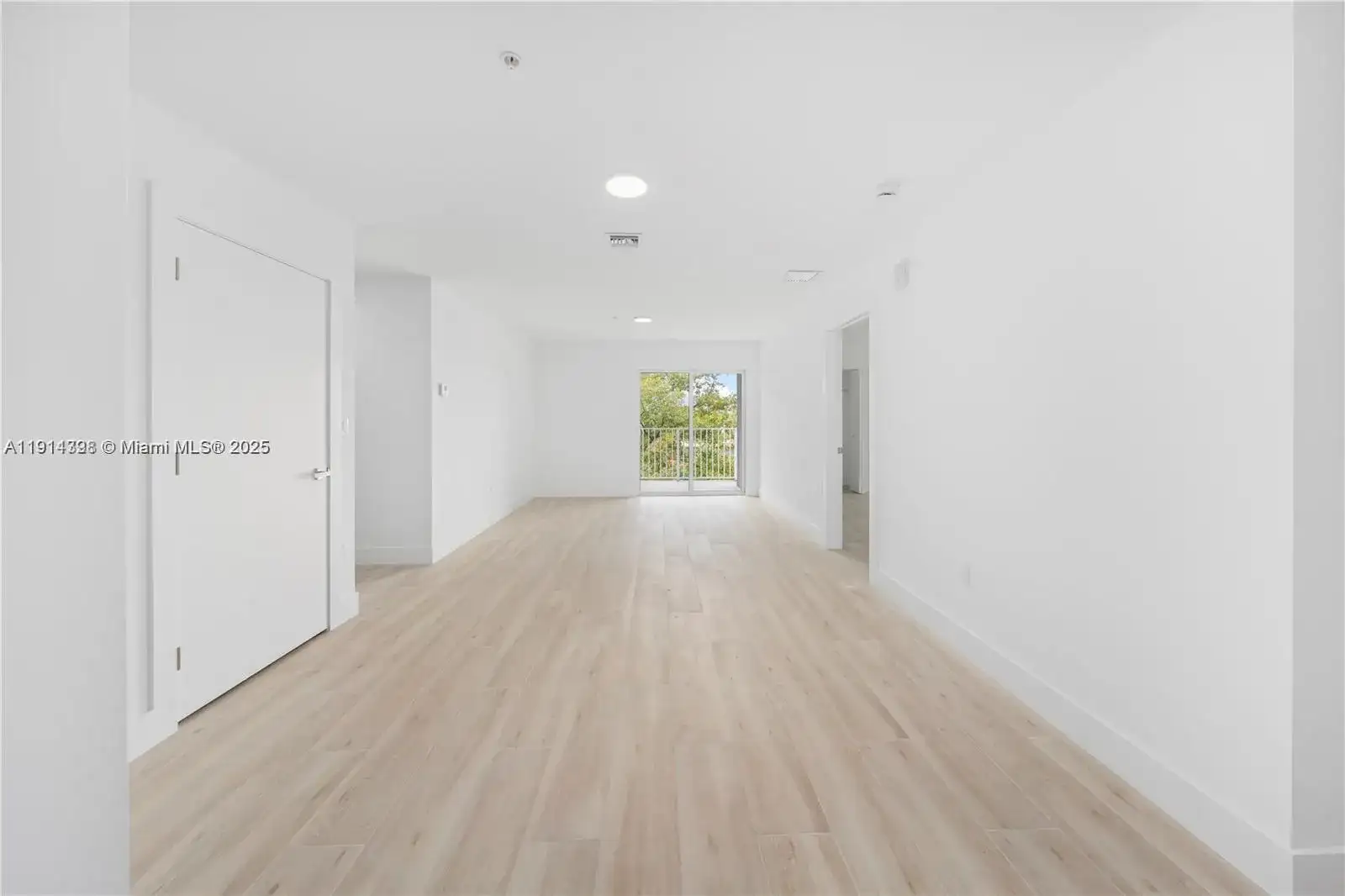 32 NW 14th Ave # 102, Miami FL 33125 photo 2