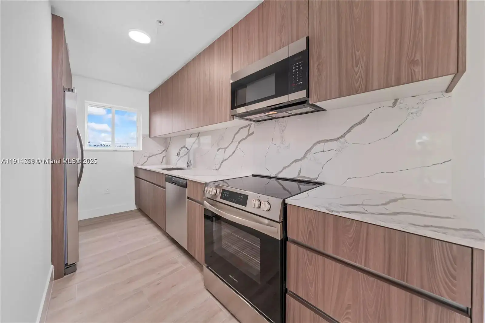 32 NW 14th Ave # 102, Miami FL 33125 photo 4