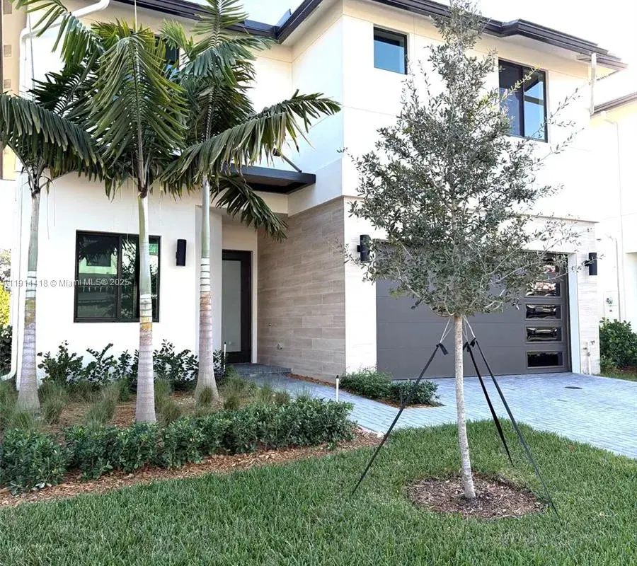 1438 SW 23rd St, Fort Lauderdale FL 33311