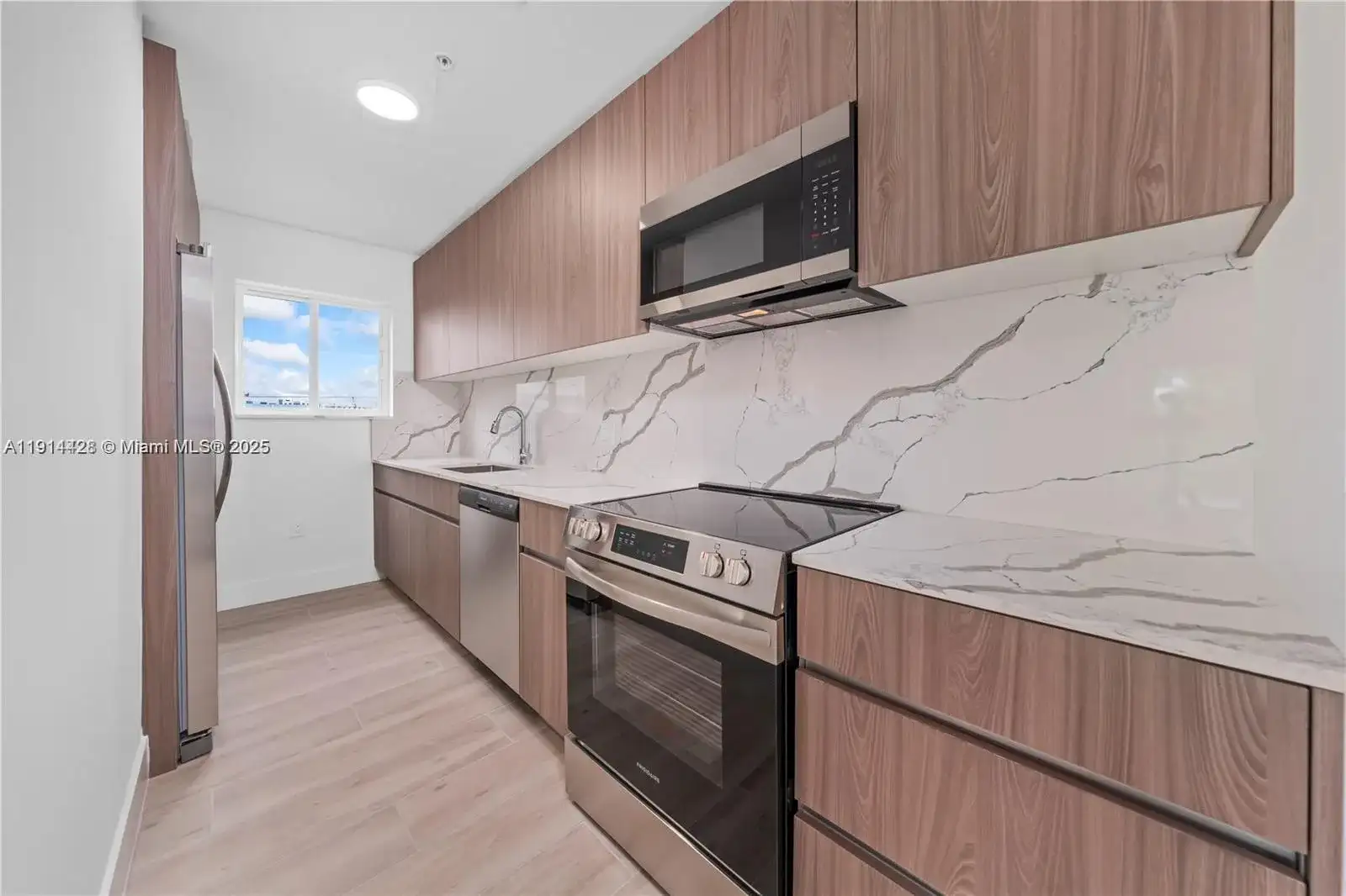 32 NW 14th Ave # 103, Miami FL 33125 photo 4