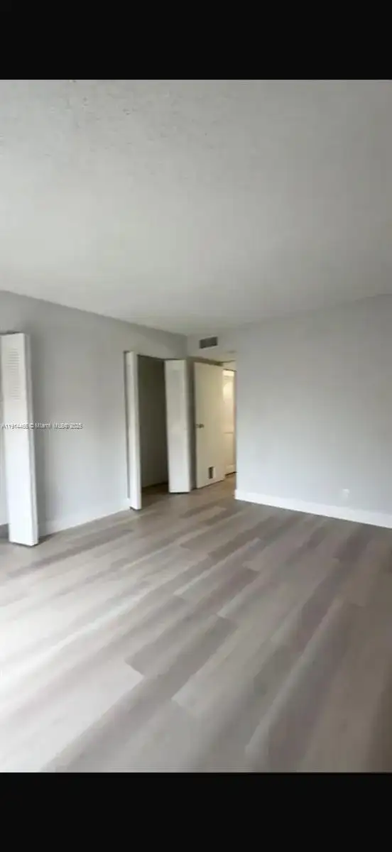 17901 NW 68 Ave # 205, Hialeah FL 33015 photo 3