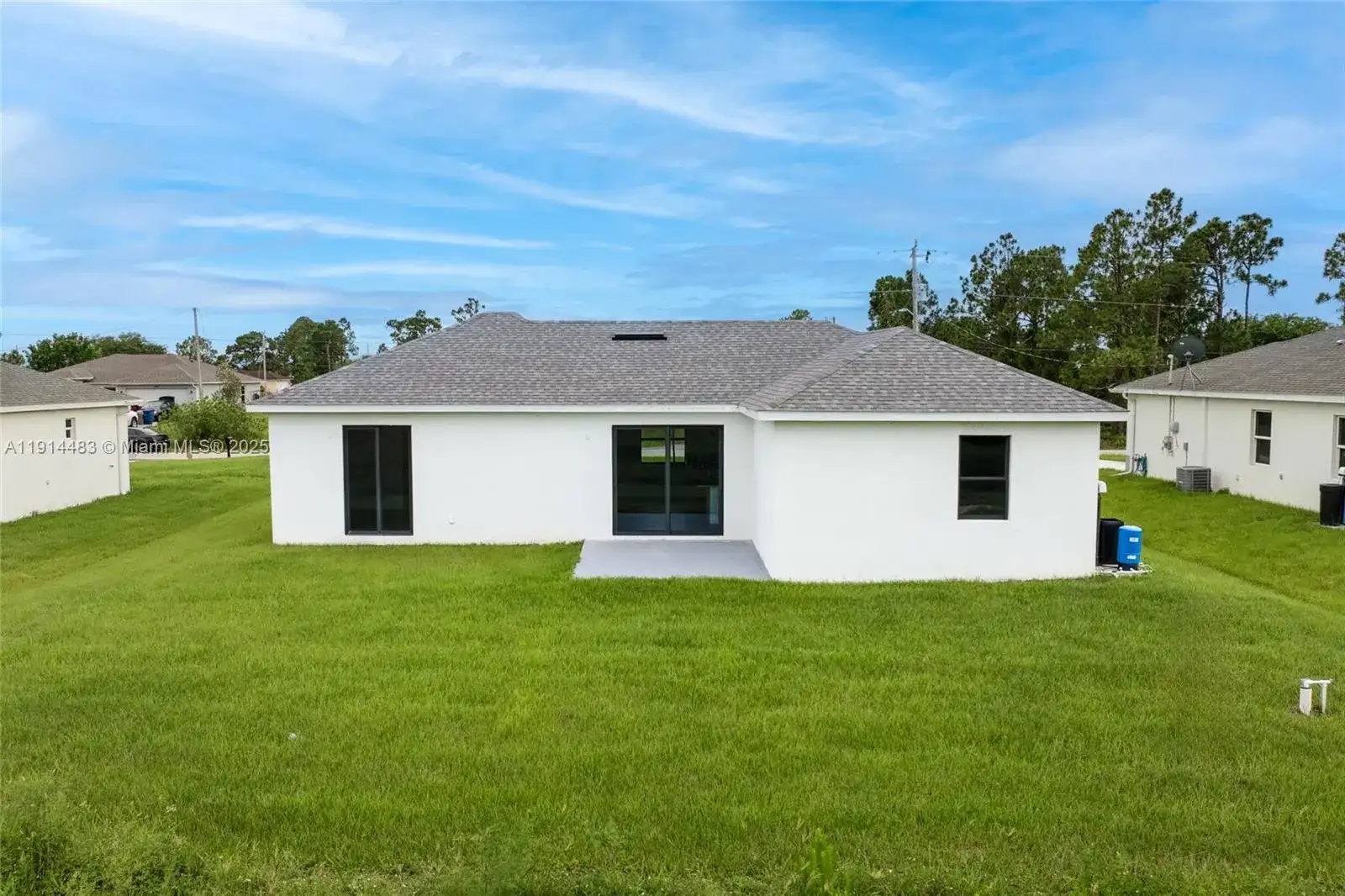 933 GLEASON ST, Lehigh Acres FL 33974 photo 2