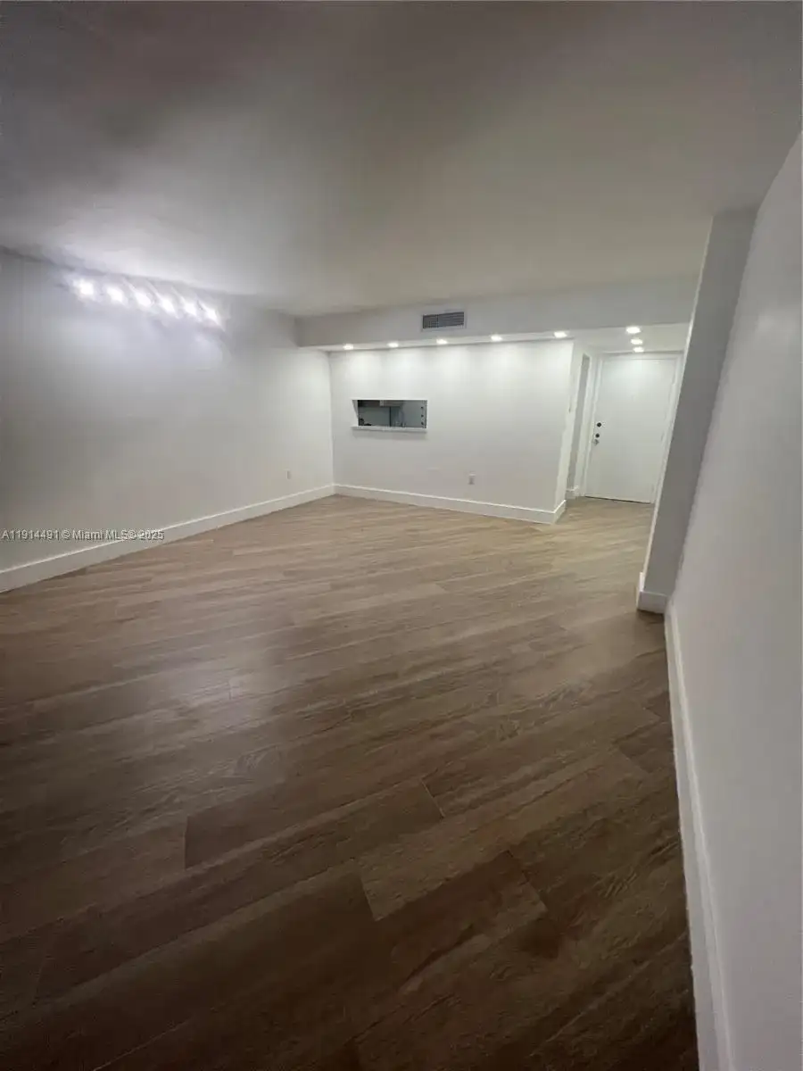 8015 SW 107th Ave # 213, Miami FL 33173 photo 2