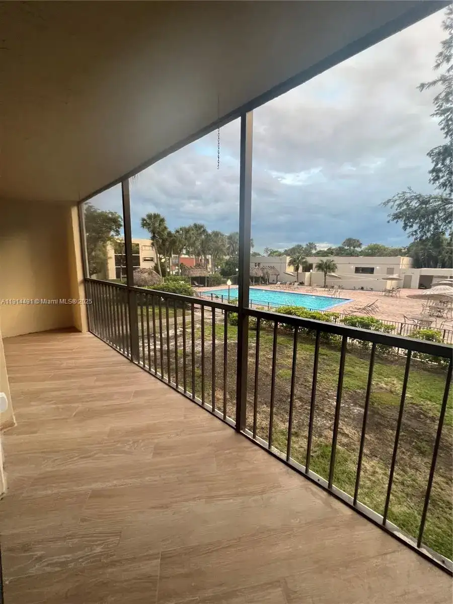 8015 SW 107th Ave # 213, Miami FL 33173 photo 4