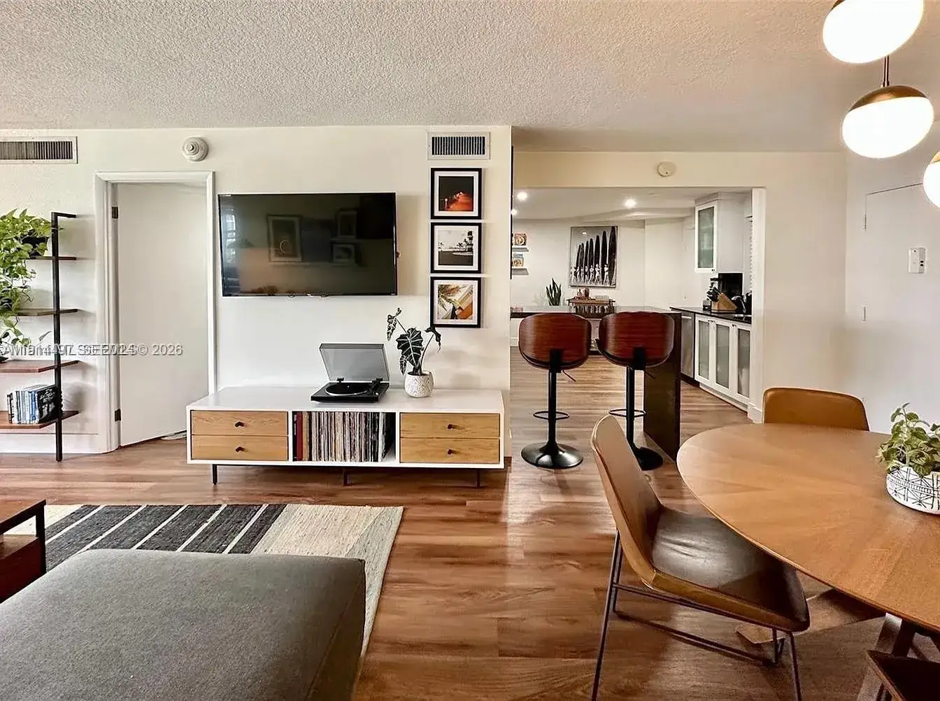 2 bedroom 2 bath Residential for sale at 1881 Washington Ave # 4A, Miami Beach FL 33139