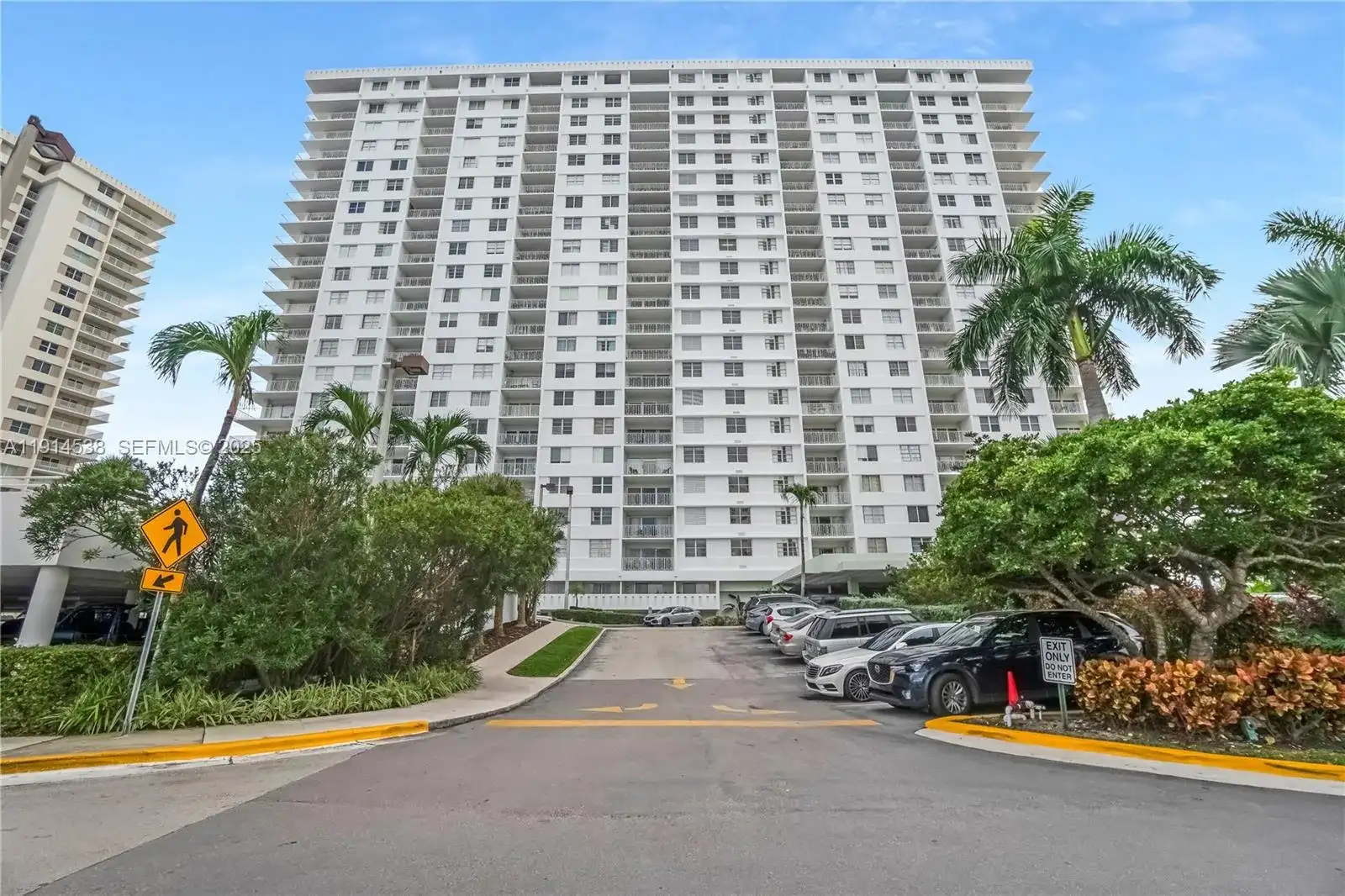 500 Bayview Dr # 125, Sunny Isles Beach FL 33160 photo 4