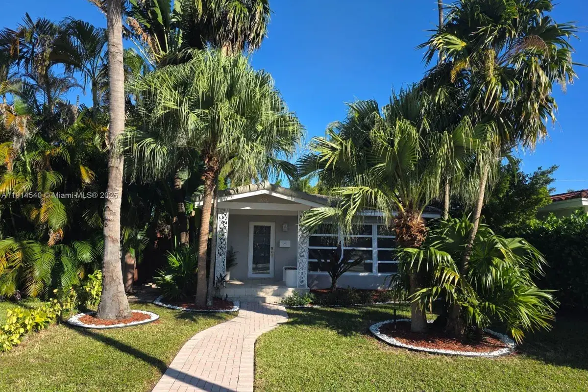 1443 Hollywood Blvd, Hollywood FL 33020