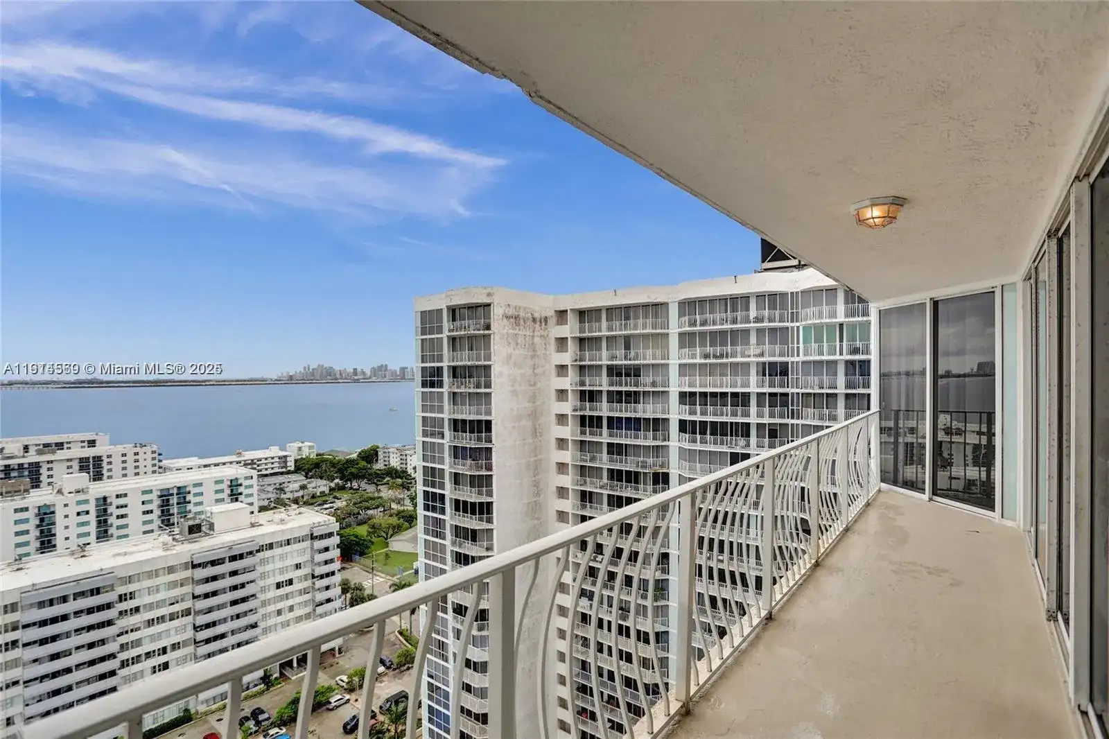 7601 E Treasure Dr # 2421, North Bay Village FL 33141 photo 2