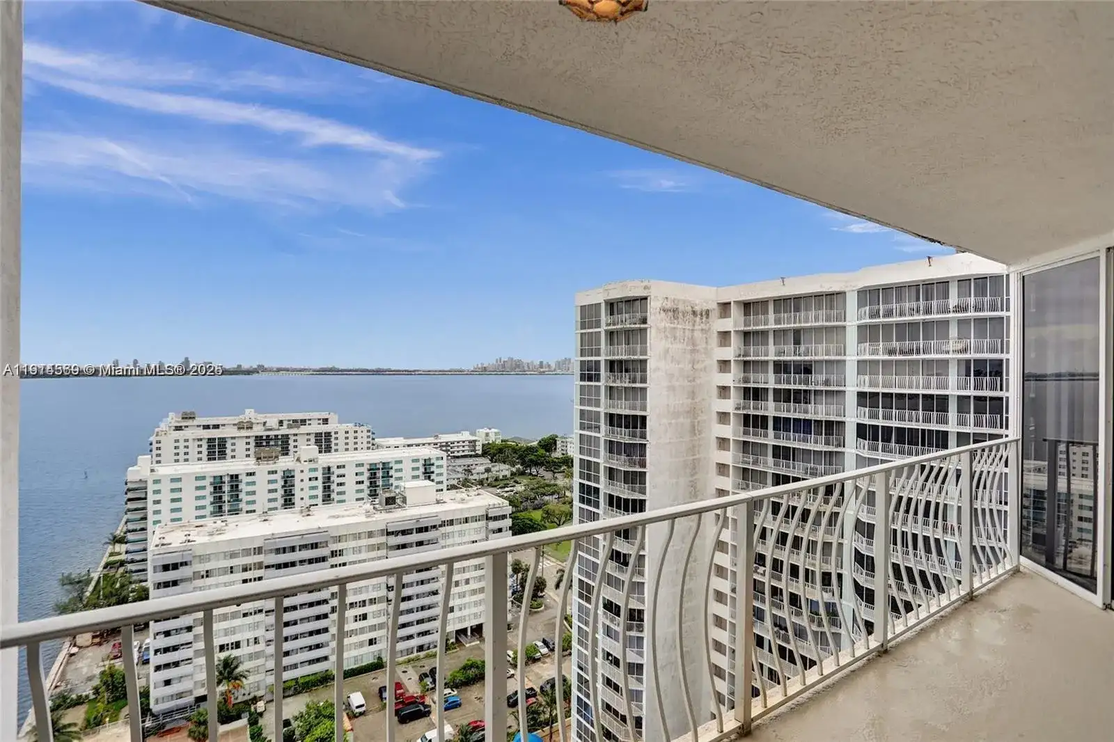7601 E Treasure Dr # 2421, North Bay Village FL 33141 photo 3