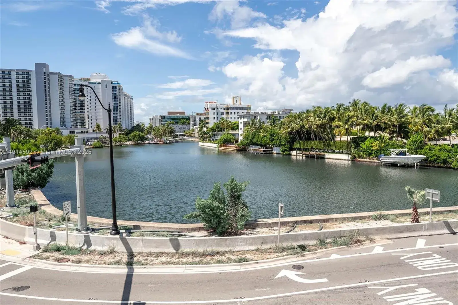 2 bedroom 2 bath Residential for sale at 2600 Collins Ave # 308, Miami Beach FL 33140