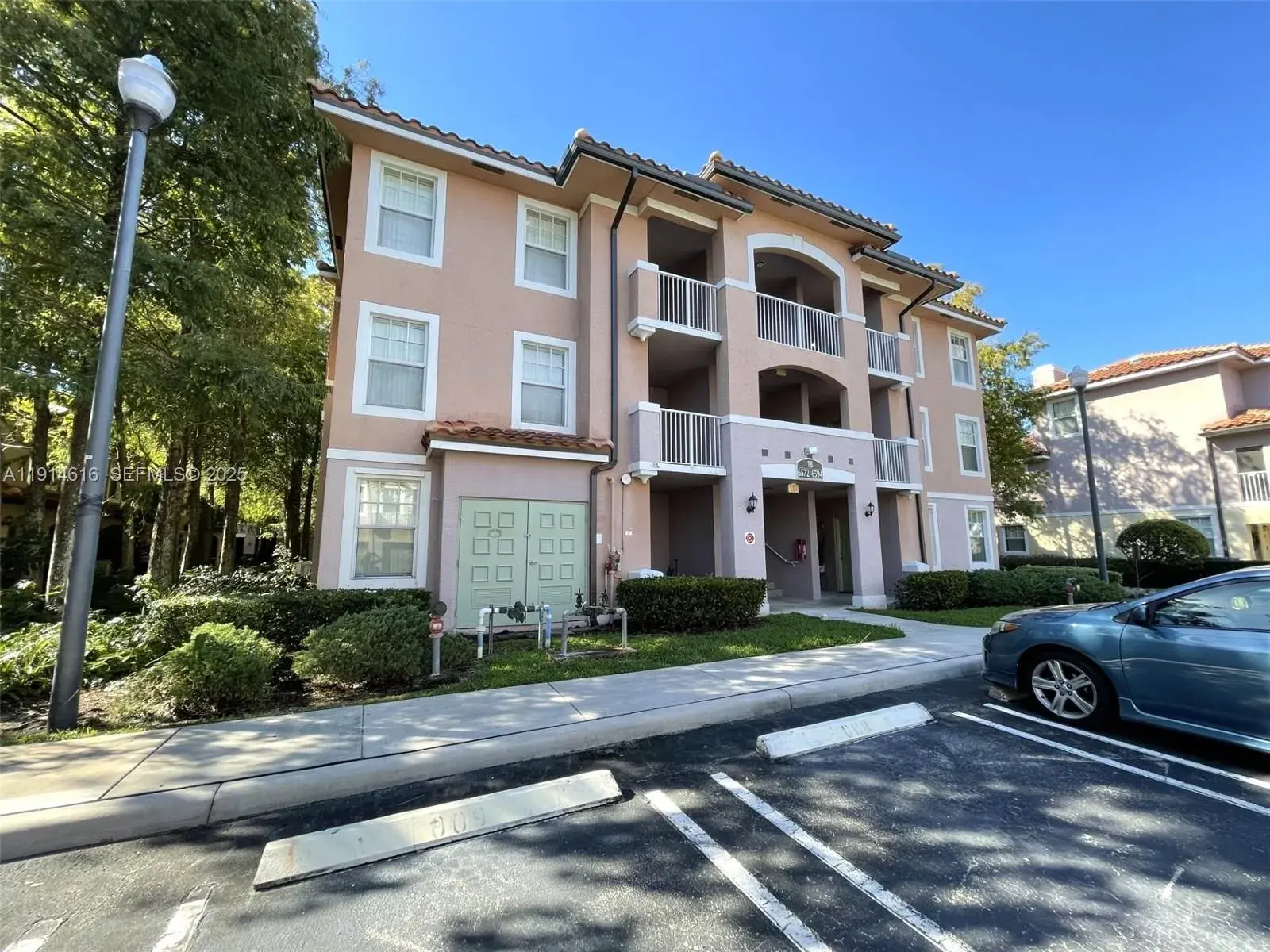 6584 W Sample Rd # 6584, Coral Springs FL 33067