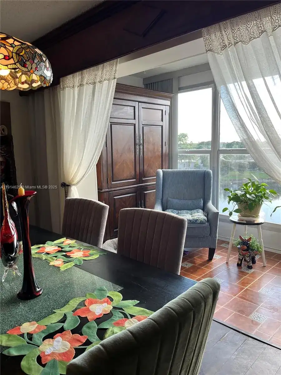 9360 Sunrise Lakes Blvd # 302, Sunrise FL 33322 photo 2