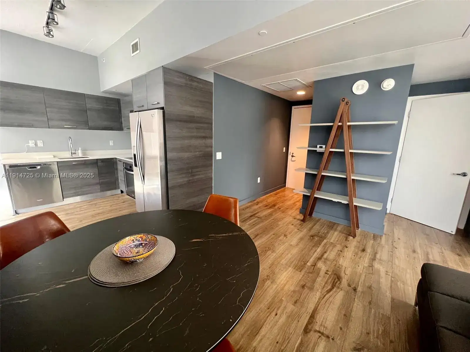 151 SE 1st St # 810, Miami FL 33131 photo 4